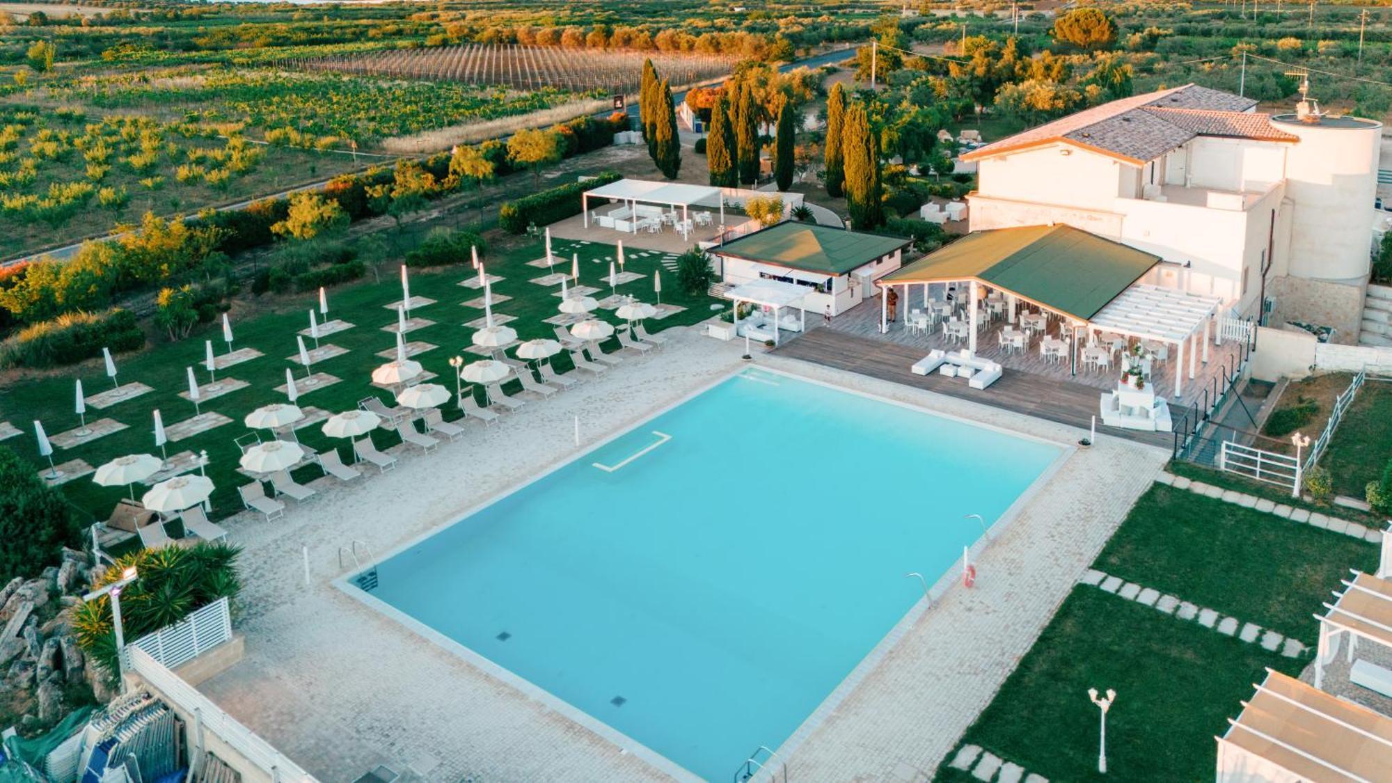 Bed and Breakfast Zyra Garden Club Акуавива-делле-Фонти Экстерьер фото