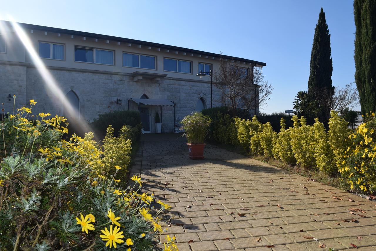 Bed and Breakfast Zyra Garden Club Акуавива-делле-Фонти Экстерьер фото