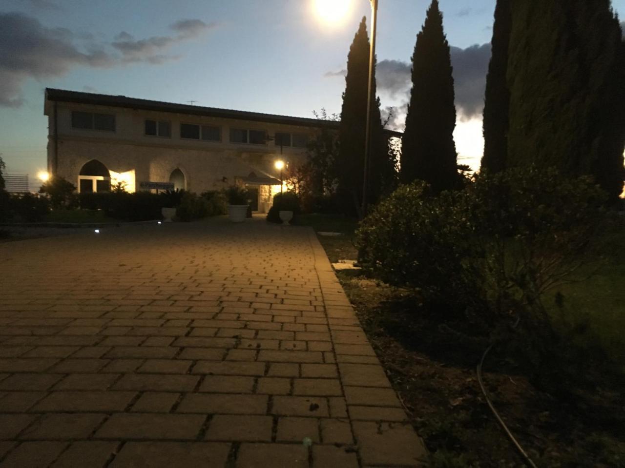 Bed and Breakfast Zyra Garden Club Акуавива-делле-Фонти Экстерьер фото